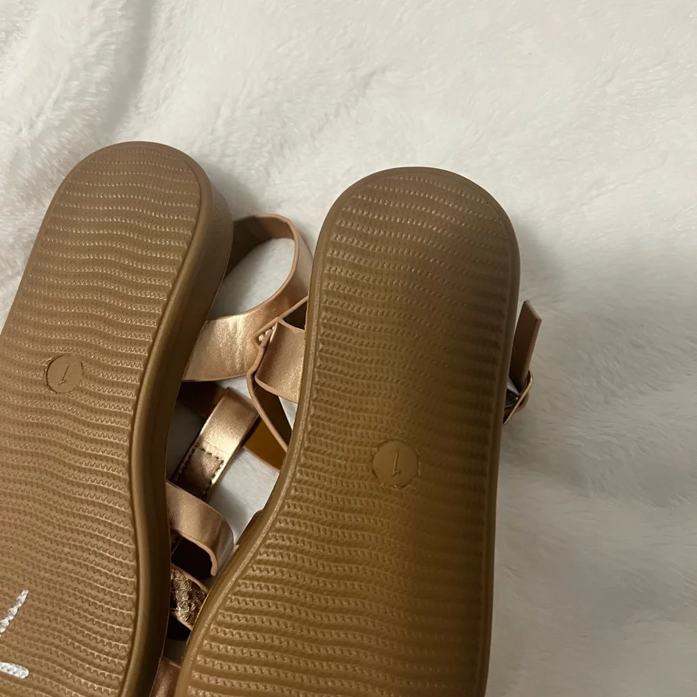 Small scratch - Picture 2 of 6